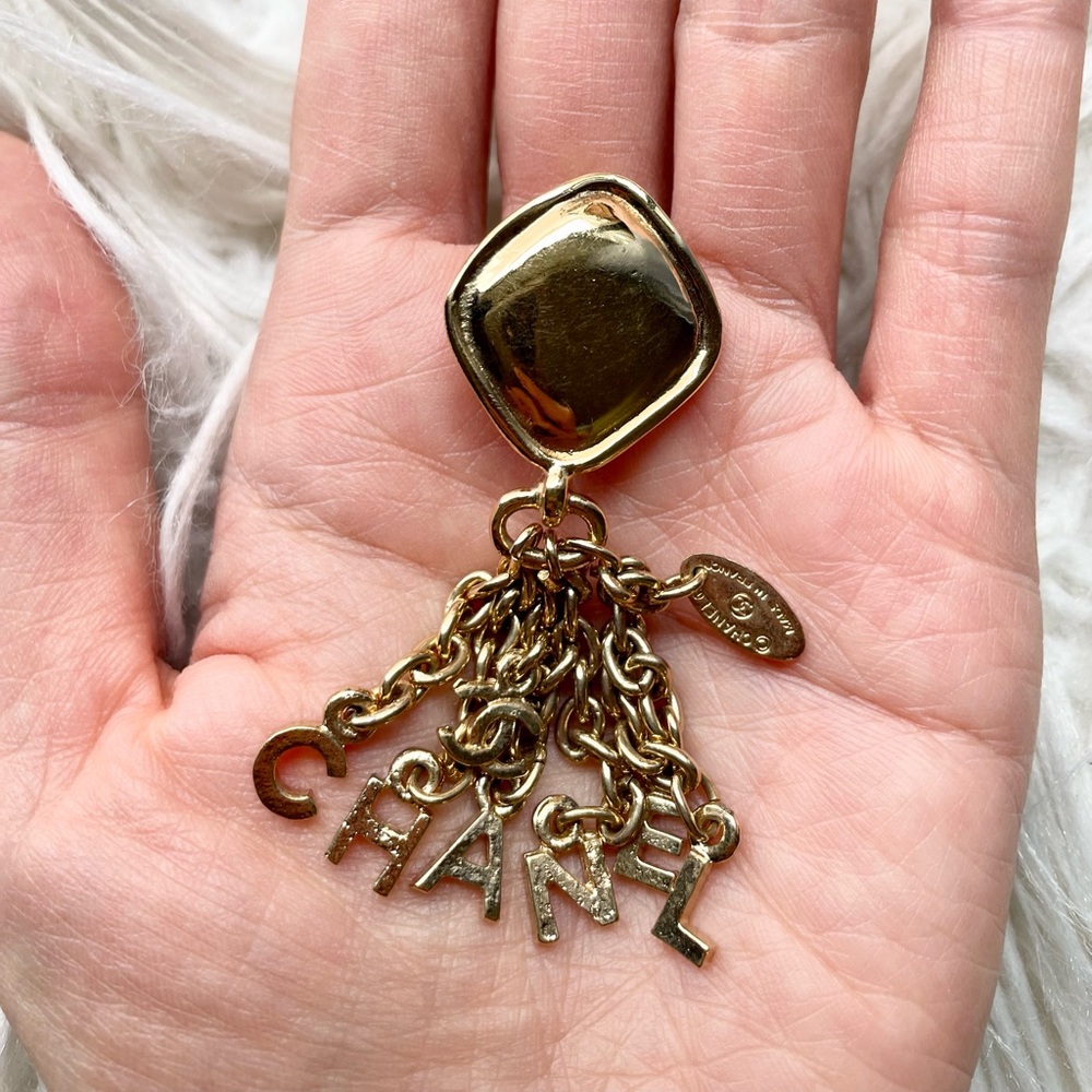 Rare Chanel Vintage Gold dangle earrings.